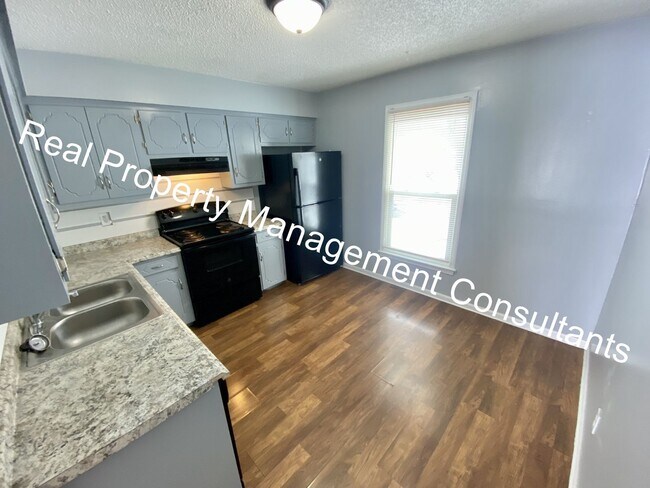 Building Photo - Free Rent Move In Special on 2 Bedroom hom...