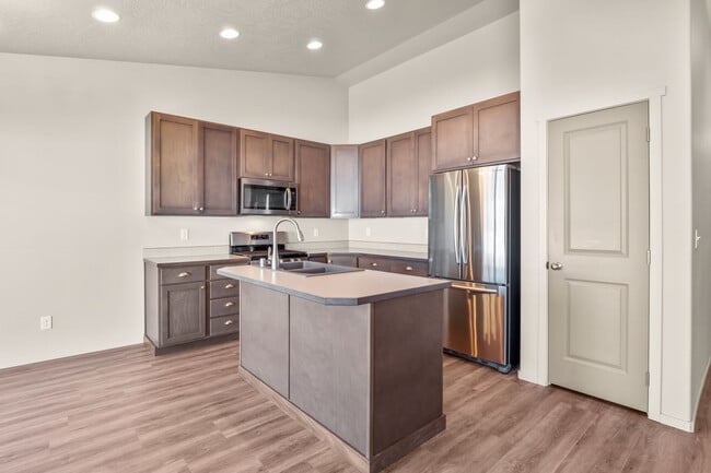 Building Photo - Newer 3 Bedroom, 2 Bath Airway Heights Ran...