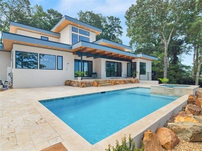 Building Photo - 3258 S Bay Dr