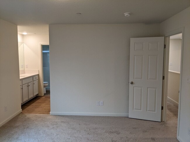 Building Photo - 6433 E Malbec Dr