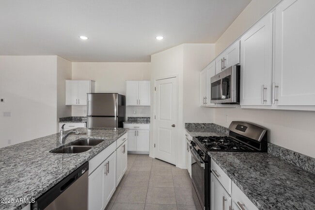 Building Photo - 20004 W Badgett Ln