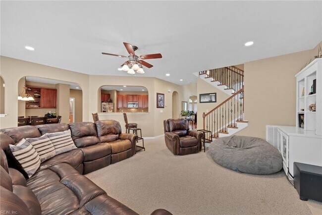Building Photo - 101 Yacht Ct