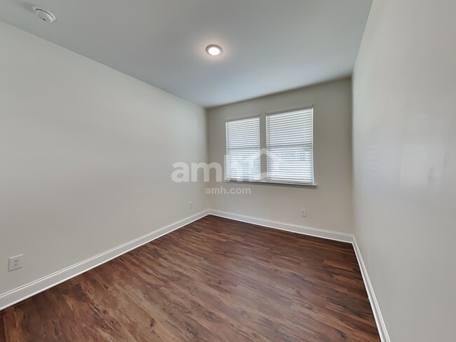 Building Photo - 5243 Blue Mountain Dr