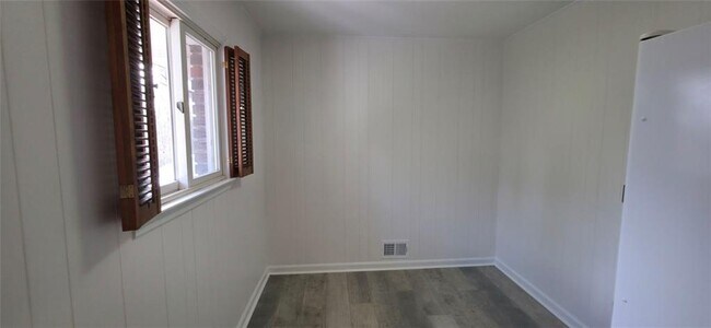 Building Photo - 6180 Elliott Family Pkwy