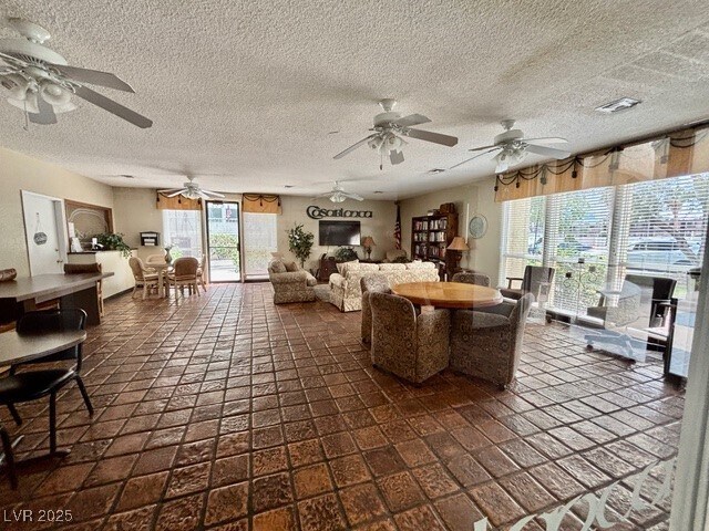 Building Photo - 750 S Royal Crest Cir