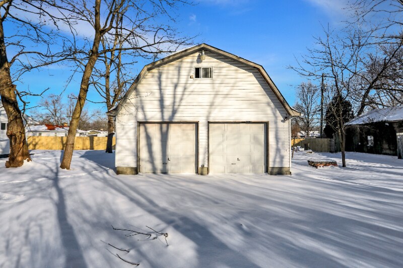 Building Photo - 8810 Beechwood Ave