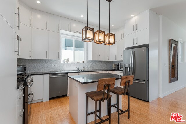 Building Photo - 7447 W 81st St