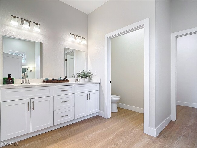 Building Photo - 5006 S Peachtree Cir