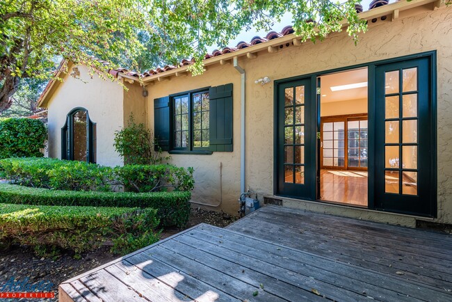 Building Photo - Charming Home | Spanish Architecture | Desirable Location