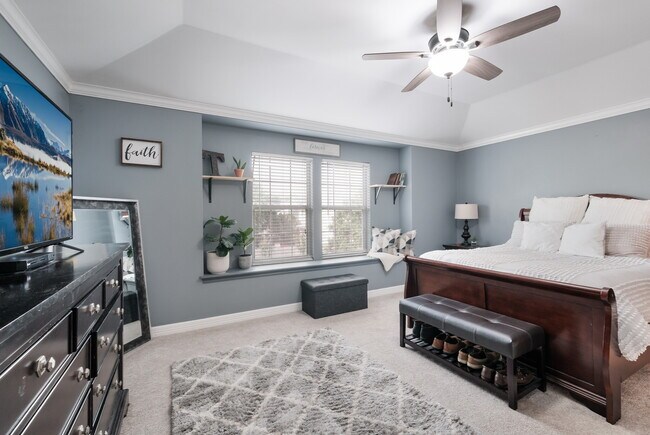 Building Photo - 1411 View Top