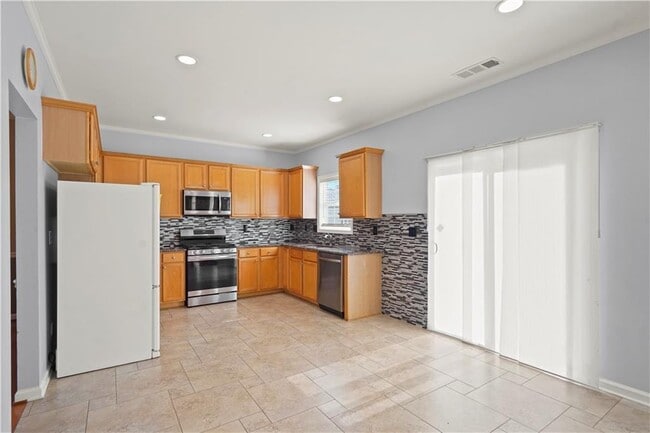 Building Photo - 790 Clairidge Ln SW