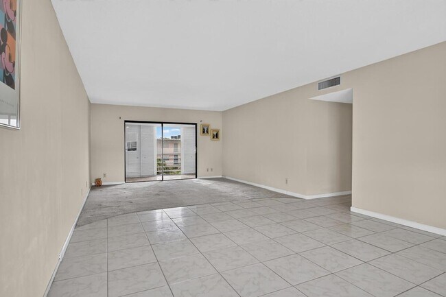 Building Photo - 4140 NW 44th Ave