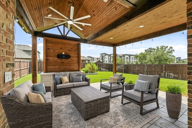 Building Photo - 3813 Gennaker Dr