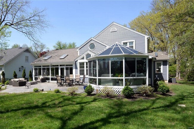 Building Photo - 1306 S Geyer Rd