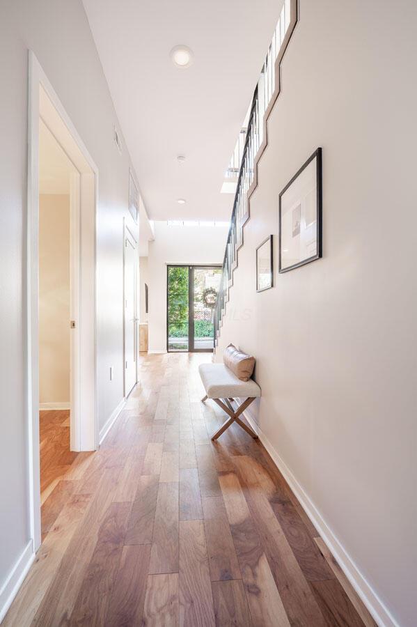 Building Photo - 598 Lathrop St