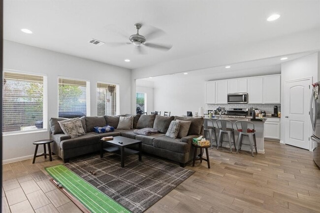 Building Photo - 12017 Texana Trl