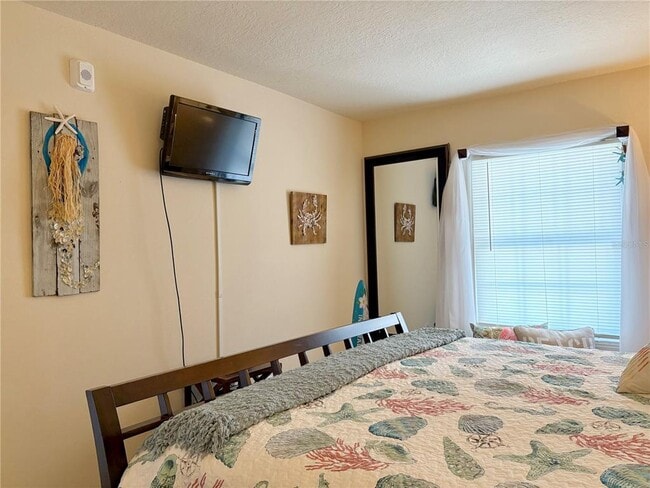 Building Photo - 5184 Beach Dr SE