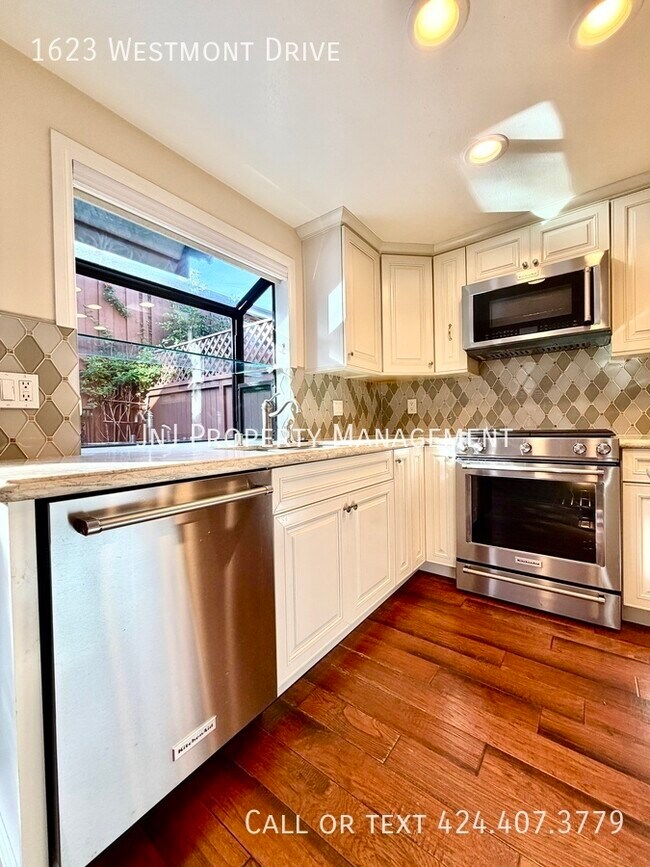 Building Photo - 1623 Westmont Dr