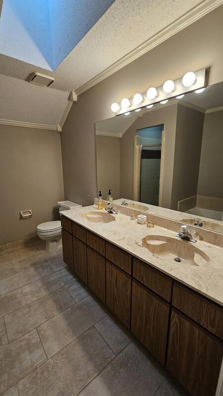 Building Photo - 8486 Hunters Forest Cove