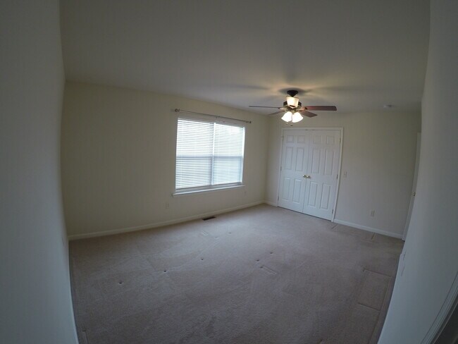 Building Photo - 2123 Quail Hollow Dr