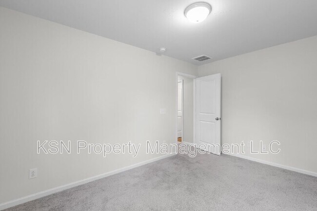 Building Photo - 126 Riverwood Rd
