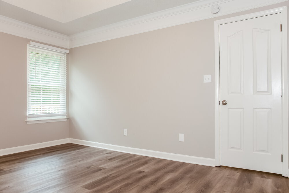 Building Photo - 10501 Southern Oak Ct