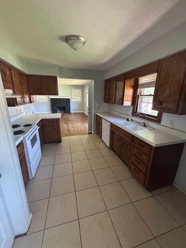 Building Photo - Charming 3-Bedroom Stone Home with Spacious Yard