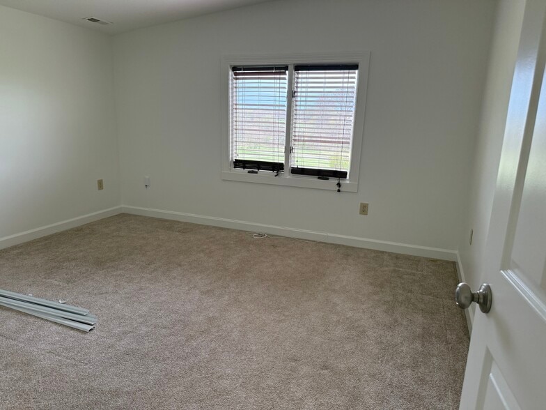 Office - 18020 Edwards Ferry Rd