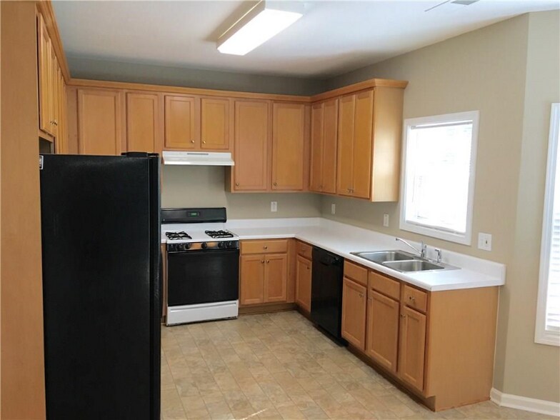 Building Photo - 233 Hunt Creek Dr