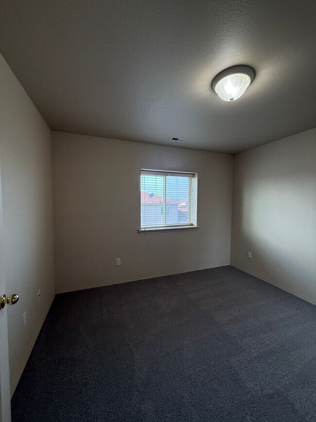 Building Photo - 9904 Mia Ln