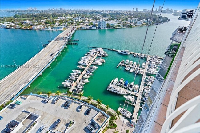 Building Photo - 7601 E Treasure Dr