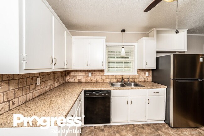 Building Photo - 313 28th Ave NW