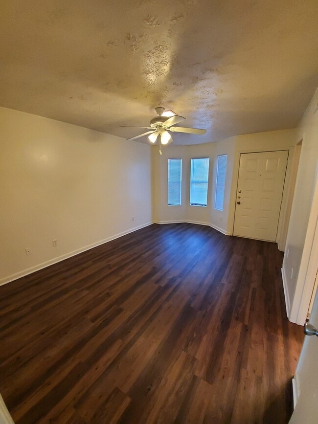 Building Photo - Bryan (Very Near to Northgate) SUBLEASE 1 Bedroom / 1 Bath  Condo near TAMU!