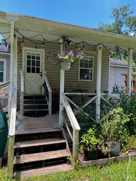 Building Photo - 1529 Yancey St