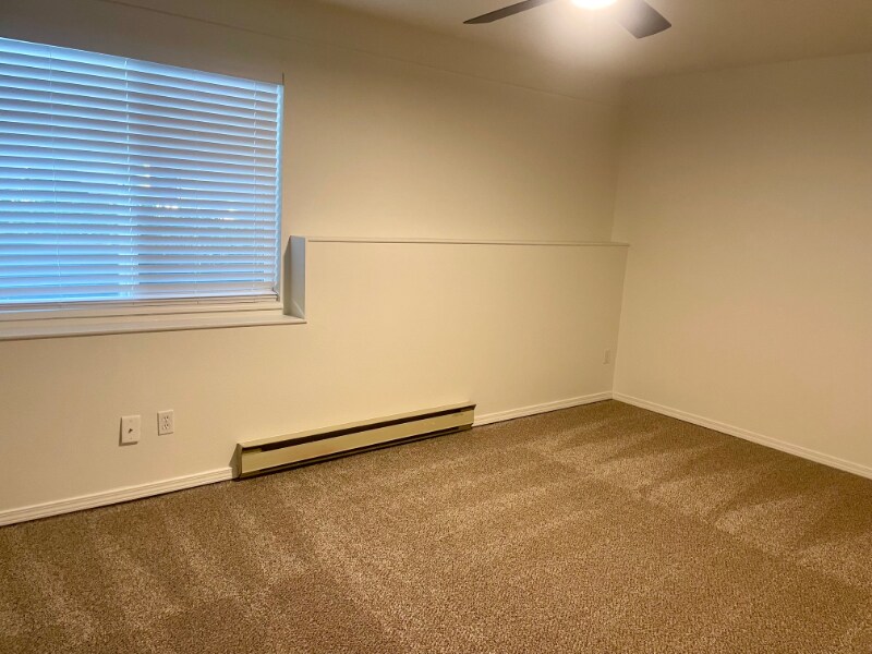 Building Photo - 3500 Rolling Green Dr