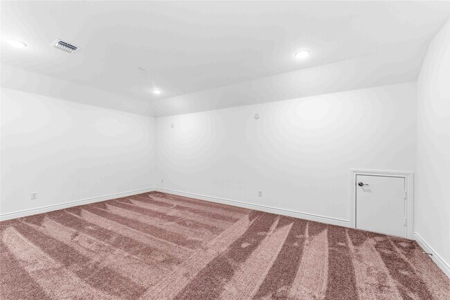 Building Photo - 3710 Highcliffe Dr