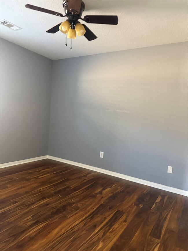 Building Photo - 10914 Overland Trail Dr