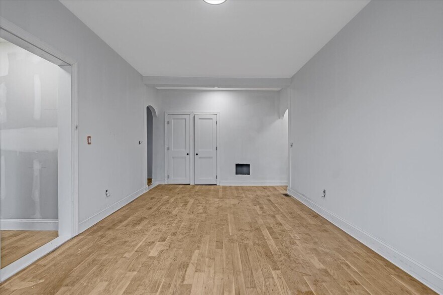 Building Photo - 120 High St