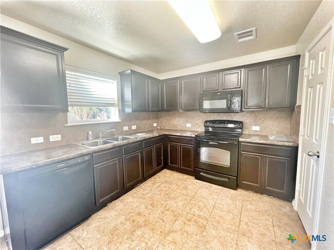 Building Photo - 655 Tom Kemp Dr