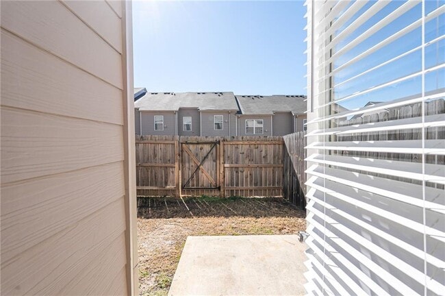 Building Photo - 6413 Shalks Xing Dr