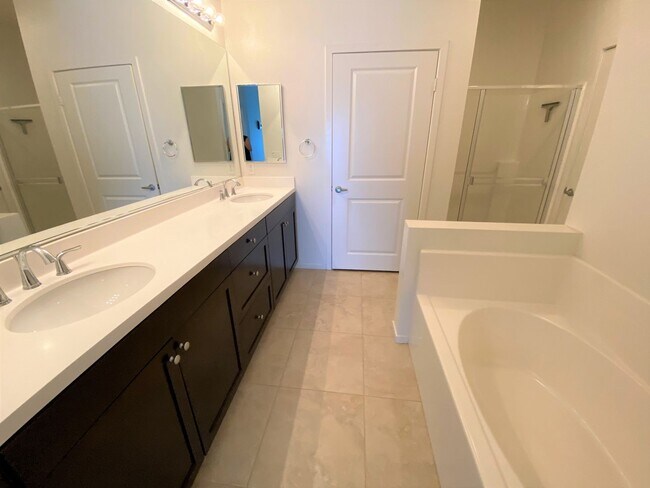 Building Photo - Executive 2-Bedroom Condo in the Prestigious South Bay 360 Community