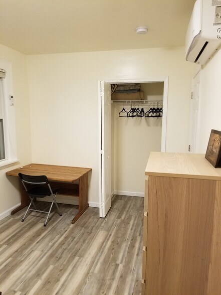 Building Photo - 4630 Brooks St NE