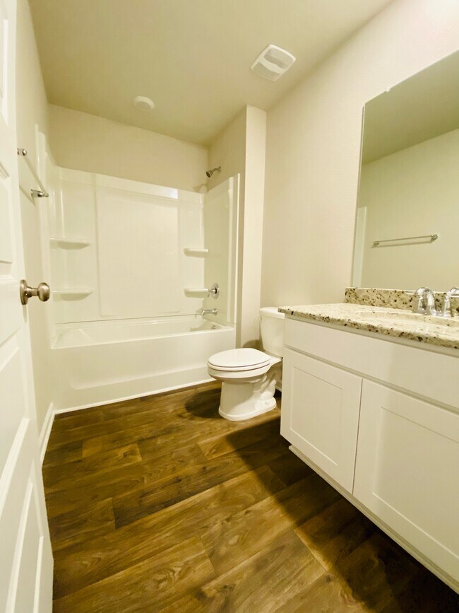 Building Photo - 23135 Shadowridge Dr