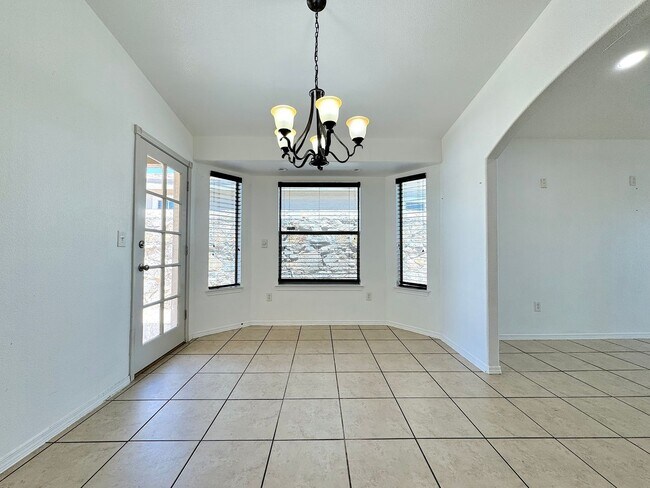 Building Photo - Sandstone Ranch Estates 4Bed Refrig A/C by...