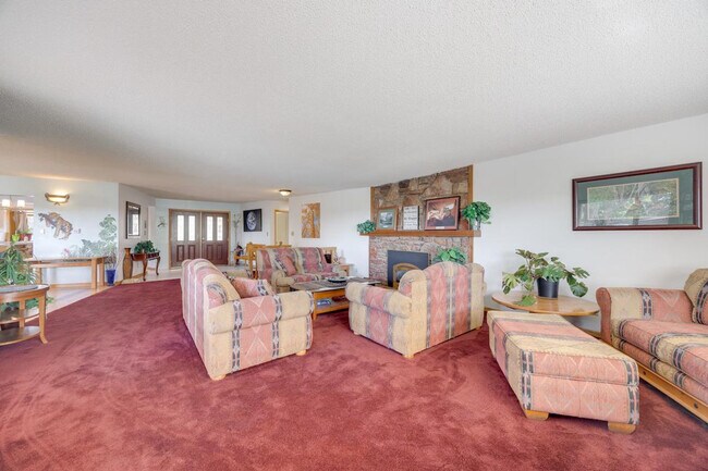 Building Photo - 19 Crescent Ln