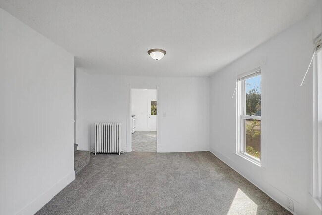 Building Photo - 2124 Fremont Ave N