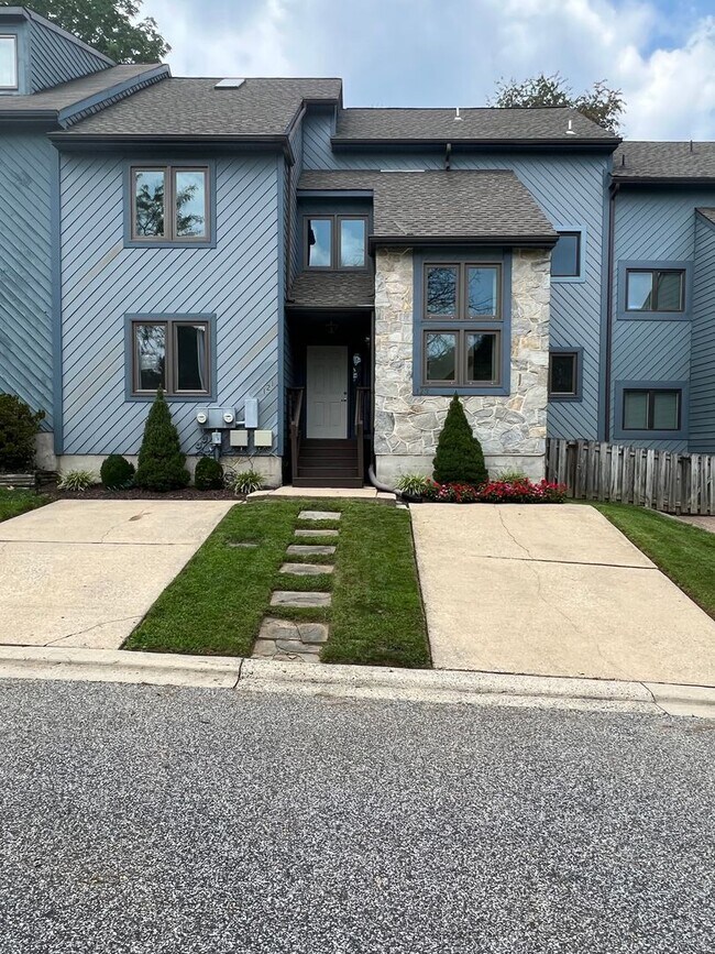 Primary Photo - 2 Bed 2 Bath in Fox Fire