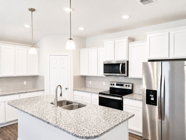 Building Photo - Available for Move-in June 10th!