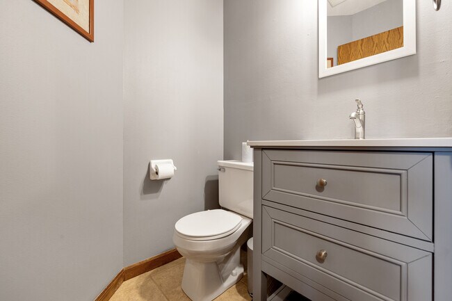 Building Photo - 348 Willow Grove Dr