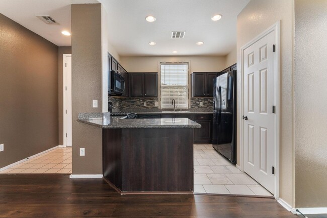 Building Photo - Gated Community  Home
